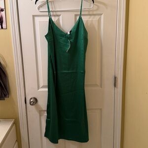 Elegant Green Midi Dress